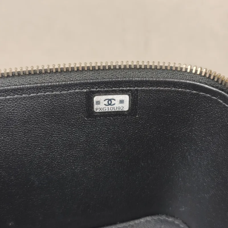 Chanel Crossbody Bag Edition Black Lambskin One Size 17 × 8 × 9.5 cm Conditioned — detail view 3 of 14