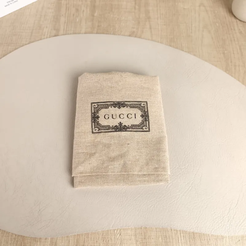 GUCCI Crossbody Bag Horsebit 1955 Horsebit Small White Calfskin Small 20.5 × 5 × 14.5 cm — detail view 1 of 11