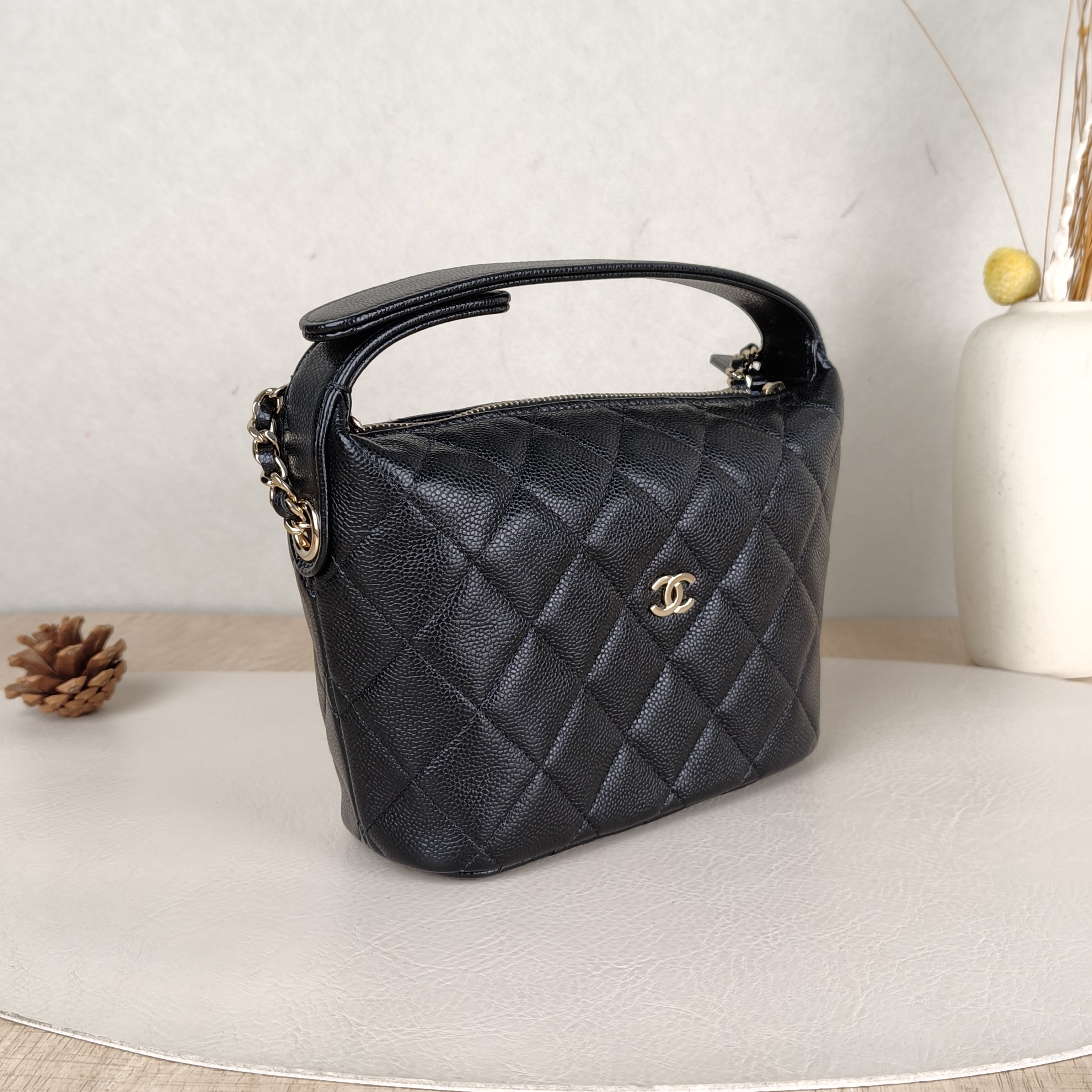 Chanel Crossbody Bag25c Vanity Case Bag Black Grained Calfskin One Size19 × 6 × 12.5 cm — cover view 5 of 6