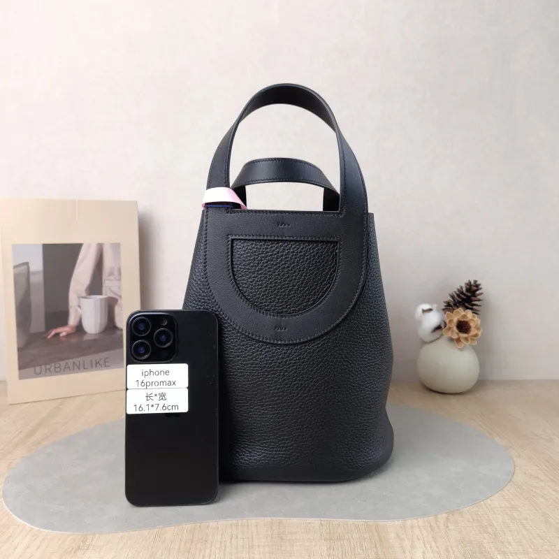 Hermès Top Handle Bag In-the-Loop 23 89Black Taurillon Clemence TC Calfskin Medium 23 × 15 × 25 cm B — cover view 2 of 6
