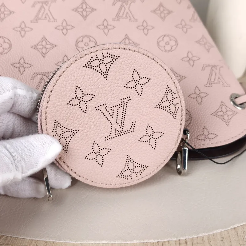 Louis Vuitton Crossbody Bag BELLA Pink Calfskin One Size22 × 14 × 19 cm — detail view 9 of 9