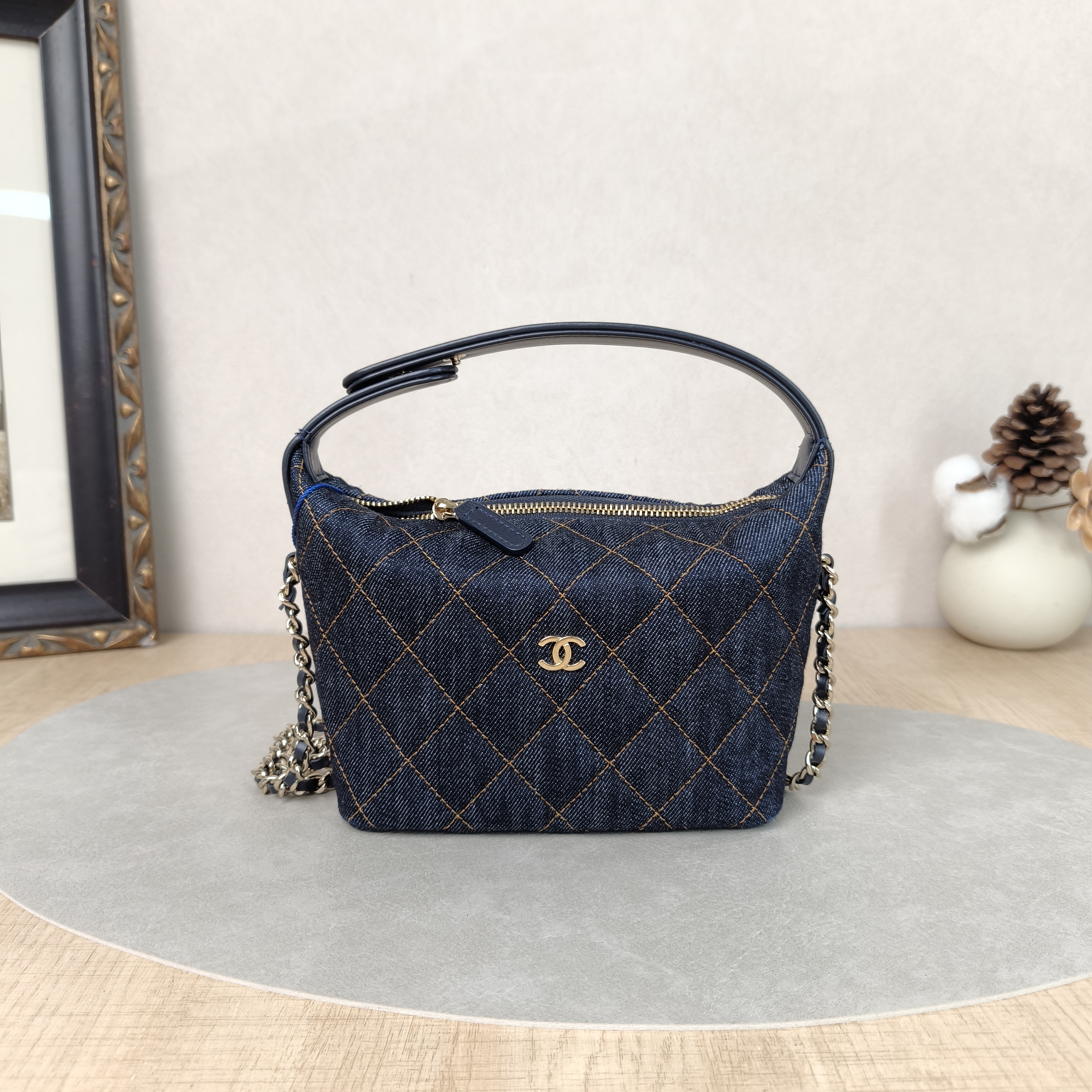 Chanel Crossbody Bag26p Navy One Size21.5 × 7.5 × 19 cm