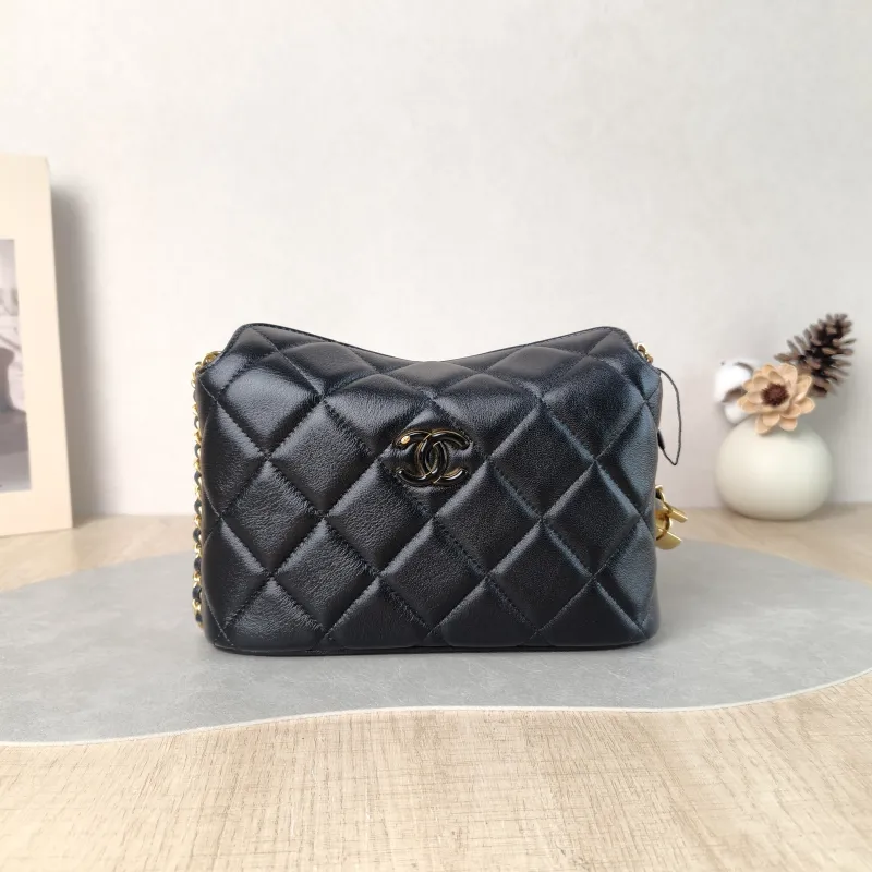 Chanel Crossbody Bag hobo Black Lambskin One Size 20 × 5 × 16.5 cm