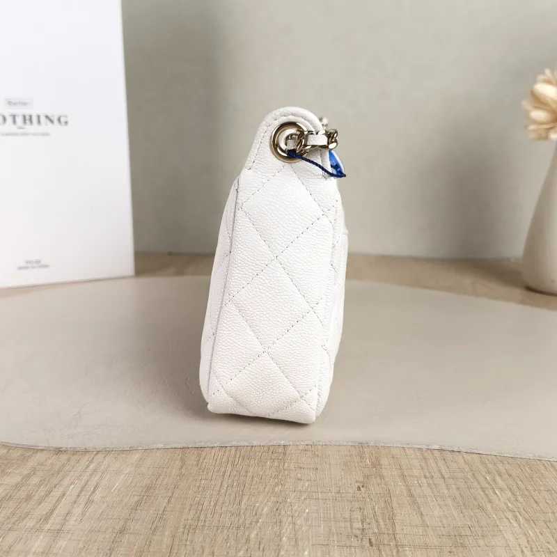 Chanel Crossbody Bag White Gold Grained Calfskin One Size 21 × 5 × 12 cm — detail view 3 of 11