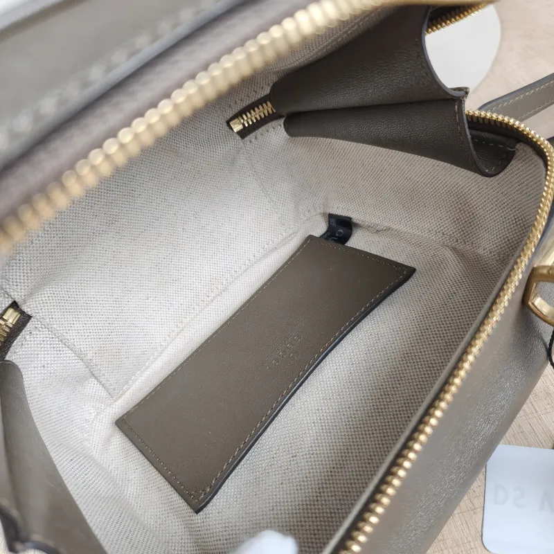 GUCCI Top Handle Bag Blondie Box Small17 × 9 × 15 cm — detail view 10 of 12