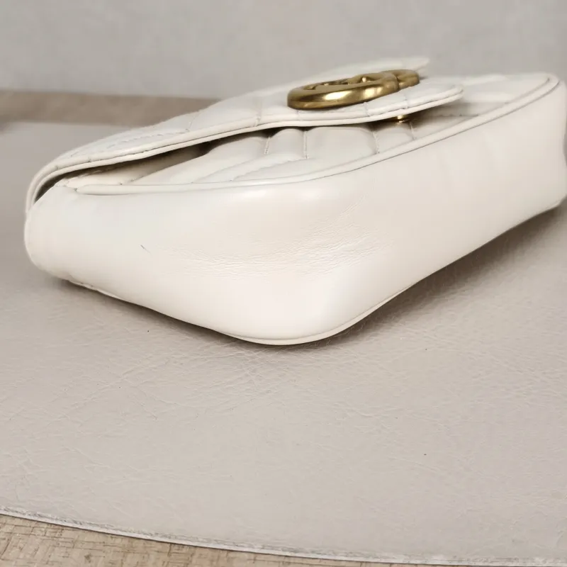 GUCCI Crossbody Bag GG Marmont Mini Marmont Mini White Calfskinmini16.5 × 4.5 × 9.5 cm — detail view 11 of 11