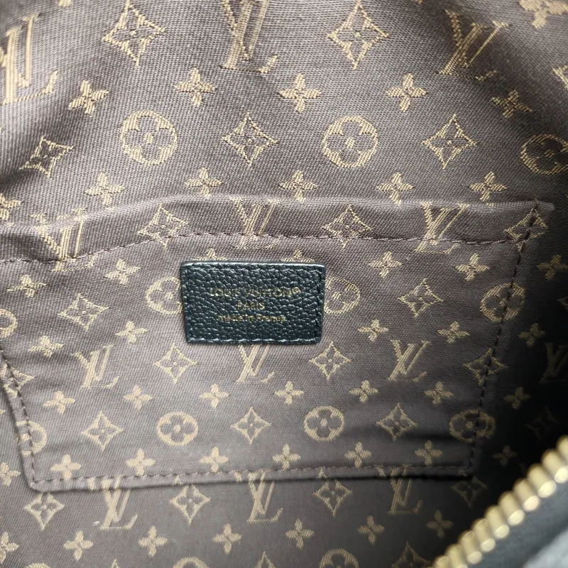Louis Vuitton Shoulder Bag EXPRESS Shoulder Bag Black Calfskin Small26 × 13.5 × 17 cm — detail view 3 of 8