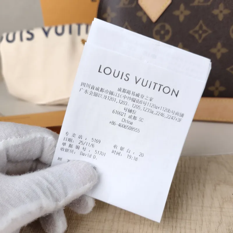 Louis Vuitton Crossbody Bag Alma BB Monogram PVCBB23.5 × 11.5 × 17.5 cm — detail view 4 of 14