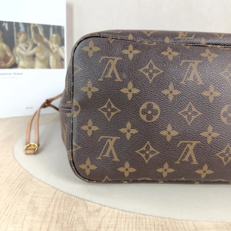 Louis Vuitton Shoulder Bag Neverfull Monogram PVC Medium31 × 14 × 28 cm — detail view 2 of 13