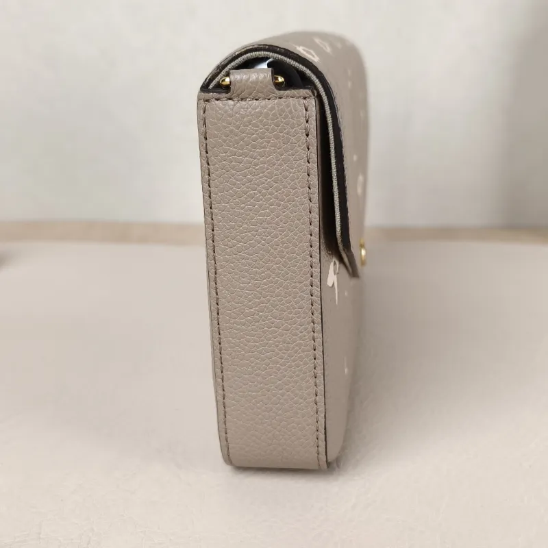 Louis Vuitton Crossbody Bag Pochette Félicie · White Calfskin Small 21 × 3 × 12 cm — detail view 11 of 15