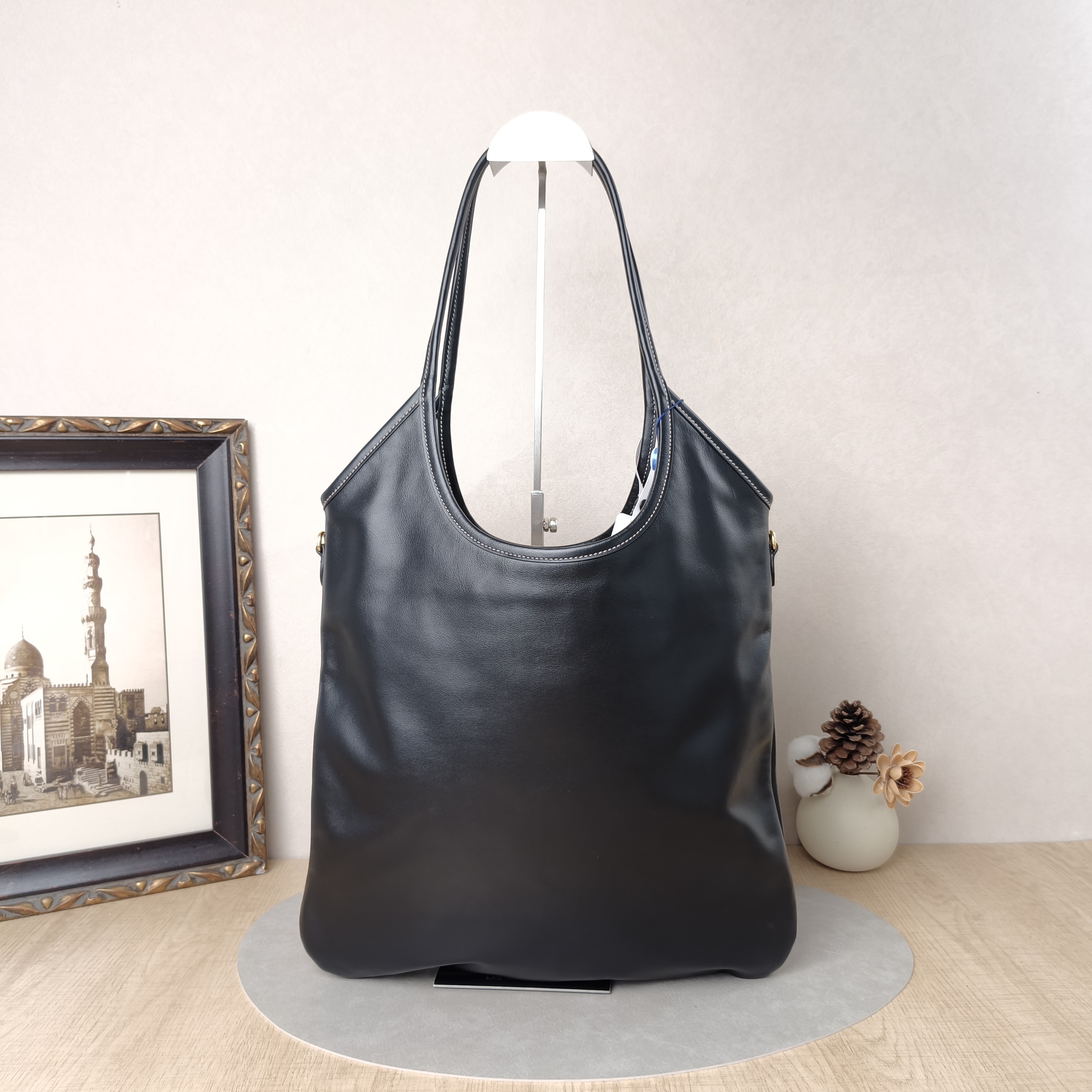 Miumiu Shoulder Bag IVY Tote Shopping Tote Black CC alfskin Medium35*40 — cover view 5 of 5