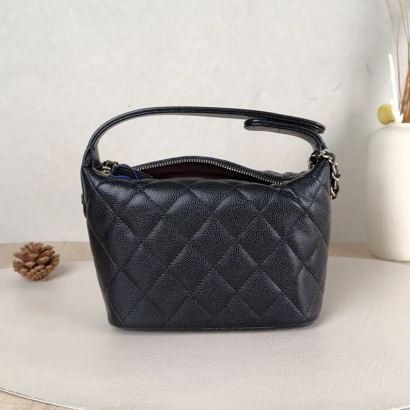 Chanel Crossbody Bag Crossbody Bag Black Grained Calfskin One Size21.5 × 7.5 × 19 cm — cover view 2 of 5