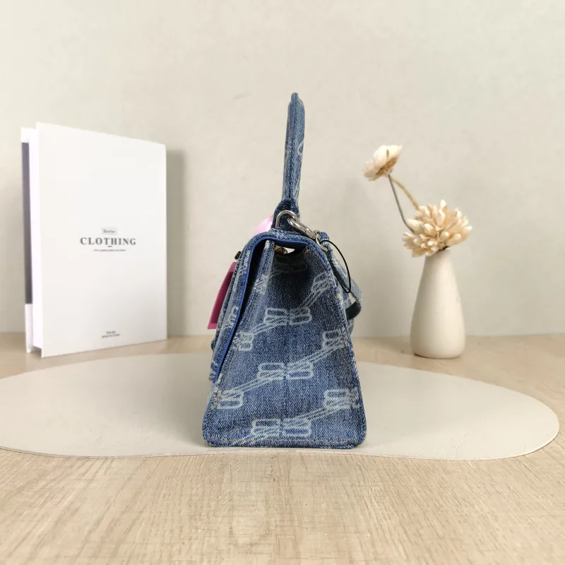 BALENCIAGA Crossbody Bag Hourglass Hourglass Bag Blue Small23 × 10 × 14 cm — detail view 14 of 15