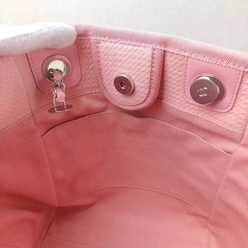 Chanel Shoulder Bag Pink One Size 26 × 10 × 26 cm — detail view 8 of 12