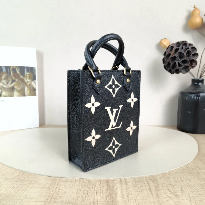 Louis Vuitton Crossbody Bag PETIT SAC PLAT Mini Calfskin Mini 14 × 5 × 17 cm — cover view 5 of 5