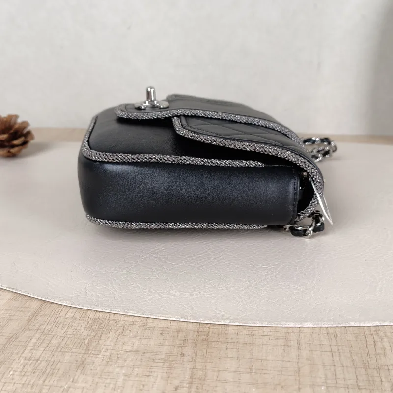 Chanel Crossbody Bag Black Lambskinmini17 × 8 × 13.5 cm — detail view 8 of 13