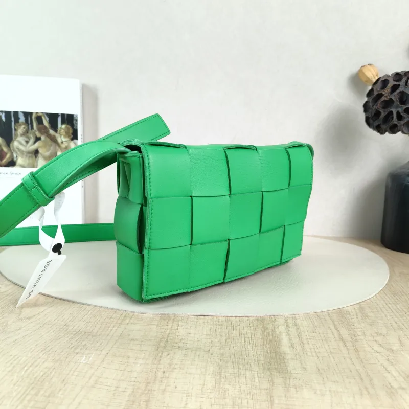 Bottega Veneta Crossbody Bag Cassette Woven Green Lambskin Medium23 × 5 × 15 cm — cover view 3 of 5