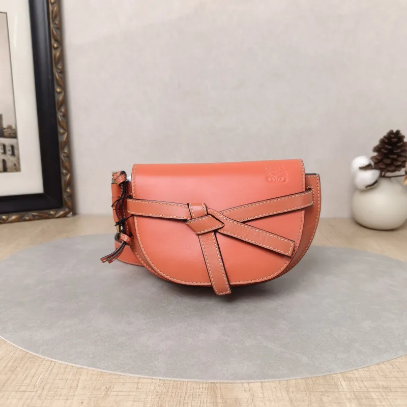 LOEWE Crossbody Bag Gate Red Calfskinmini15 × 8 × 12.5 cm