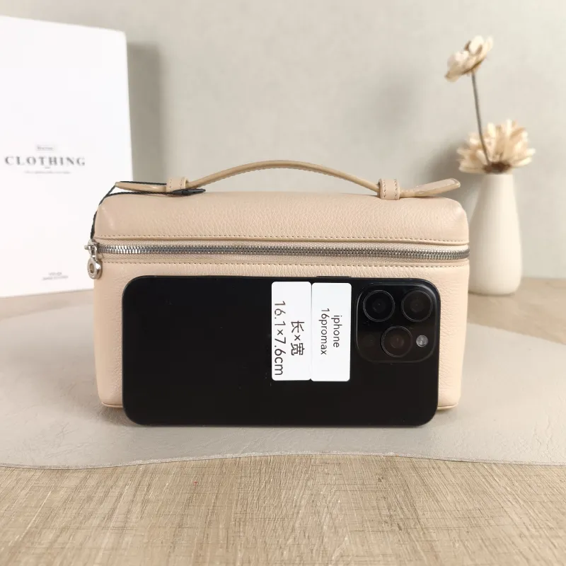 Loro Piana Crossbody Bag Extra Pocket L19 Calfskin One Size 19 × 7 × 11.5 cm — cover view 2 of 5