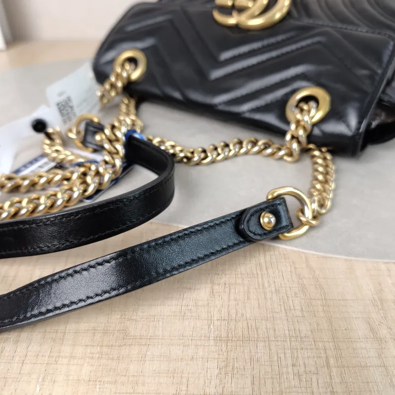 GUCCI Crossbody Bag GG Marmont Small Marmont 22 Black CC alfskin Small 22 × 6 × 13 cm — detail view 2 of 11