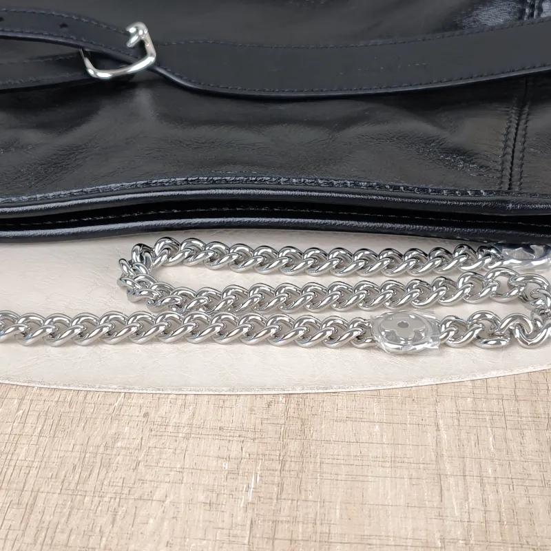 Louis Vuitton Shoulder Bag Off Duty Vibe Chain Bag Black SL ambskin Medium 33 × 11.5 × 24 cm — detail view 6 of 11