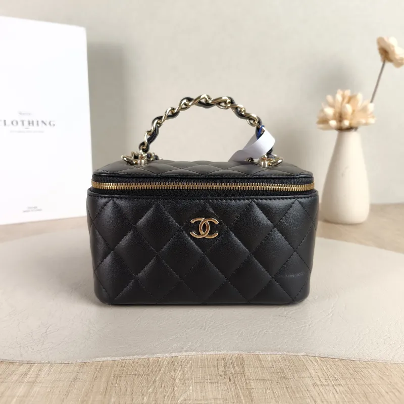 Chanel Crossbody Bag Edition Black with Gold-Tone Hardware Lambskin Mini 16 × 8 × 9.5 cm