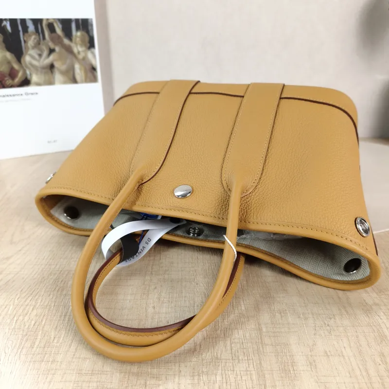 Hermès Top Handle Bag Neo Garden 23 Mini 2S Togo Calfskin Mini 23 × 10 × 16 cm G — detail view 7 of 10