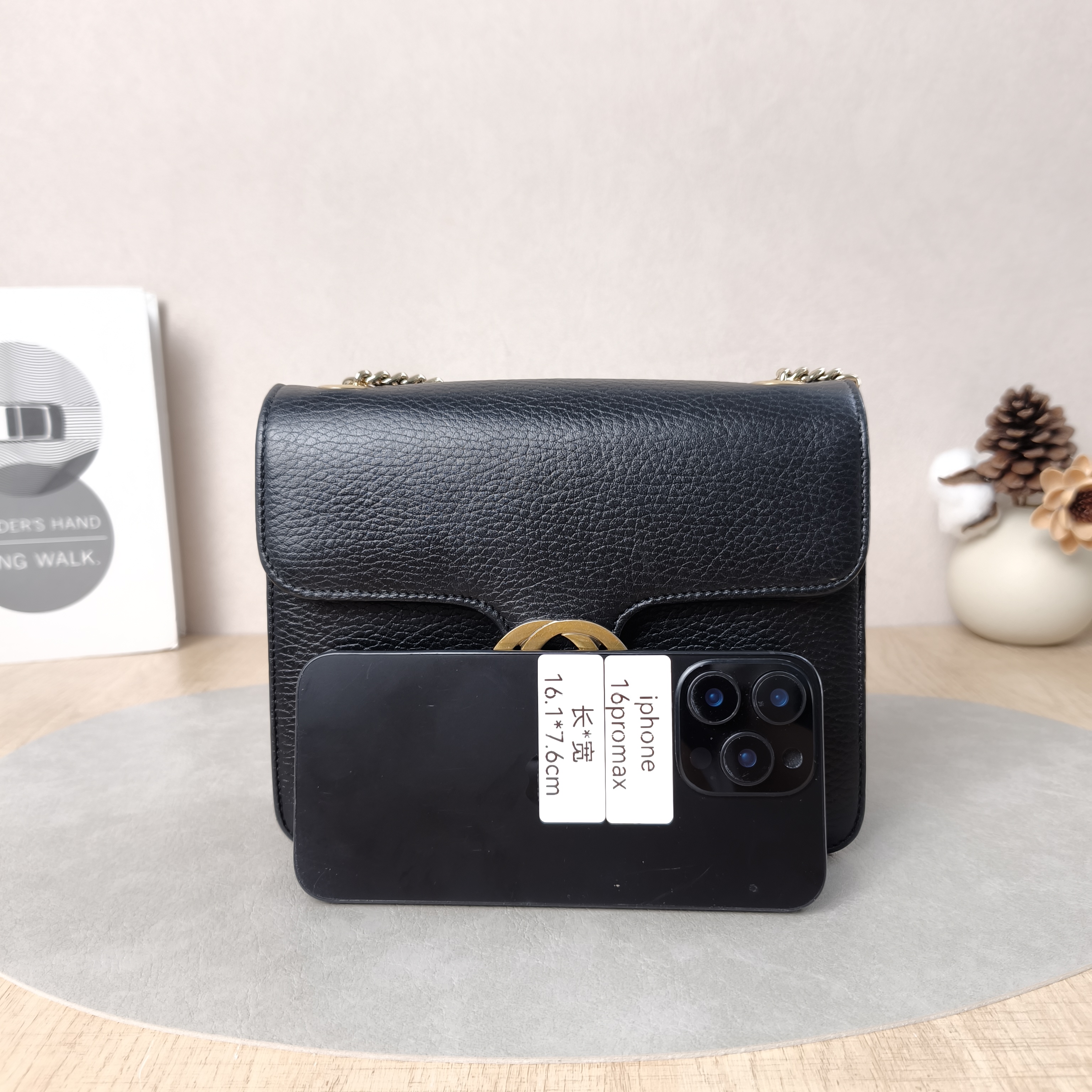 GUCCI Crossbody Bag Interlocking GG Black Calfskin Small20 × 5 × 15 cm — cover view 3 of 5