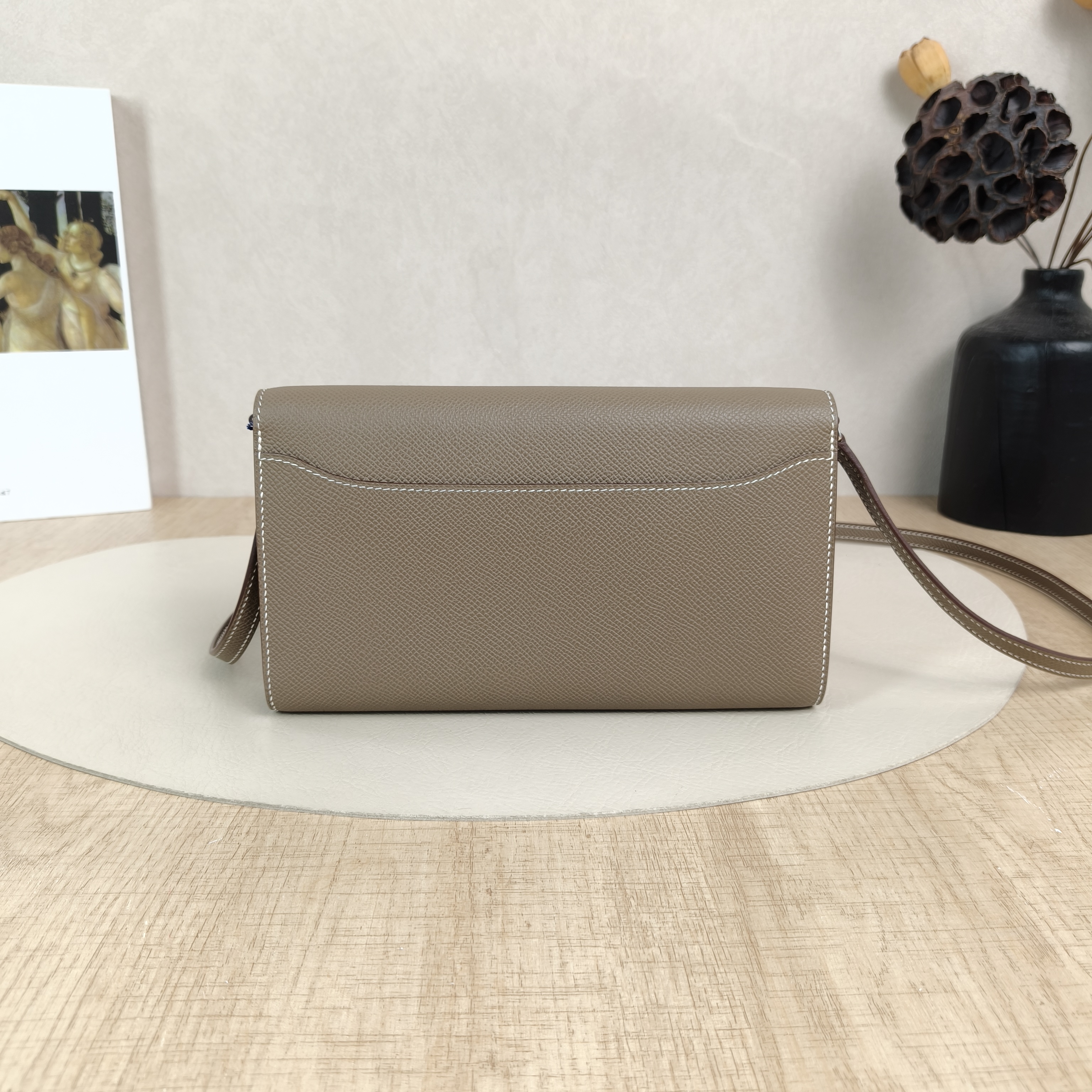 Hermès Crossbody Bag Constance To Go woc Epsom Embossed Calfskin One Size21 × 2 × 13 cm — cover view 2 of 6