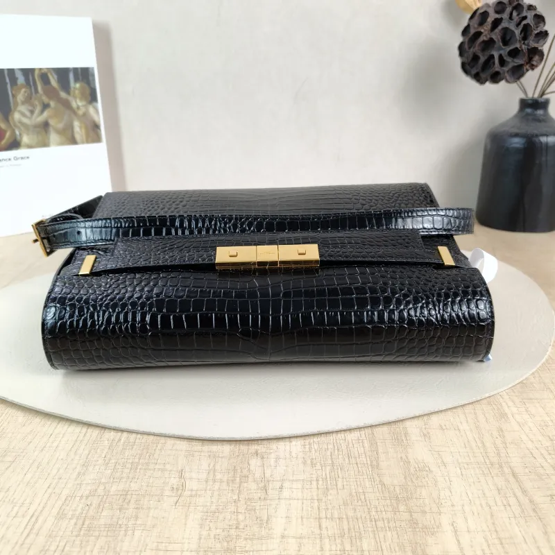 SAINT LAURENT Shoulder Bag MANHATTAN Black with Gold-Tone Hardware Calfskin Medium29 × 7.5 × 20 cm — detail view 10 of 13