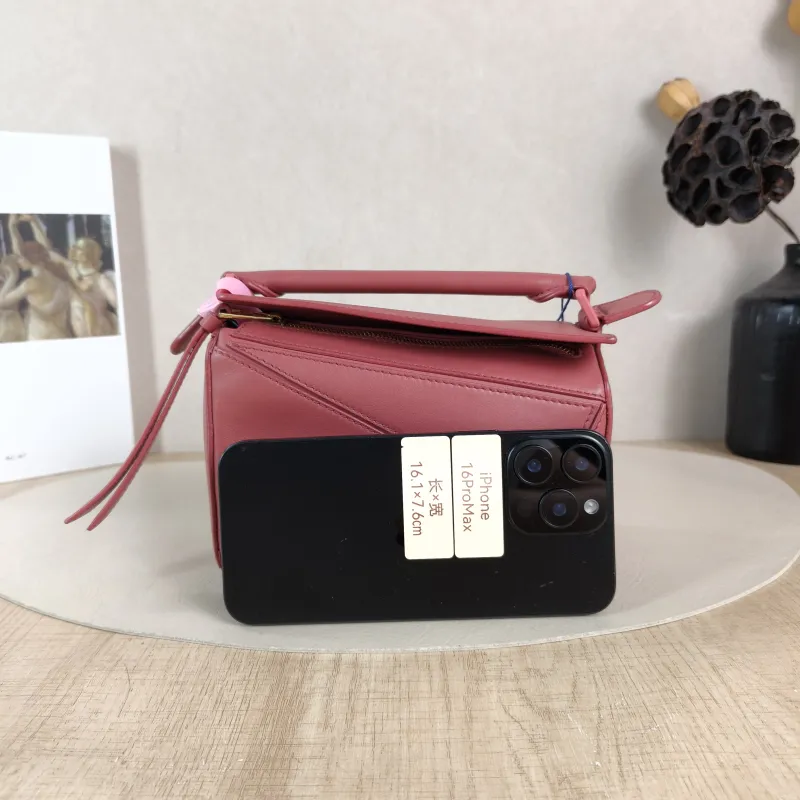 LOEWE Crossbody Bag Puzzle Red Calfskin Mini 18 × 8 × 12.5 cm — cover view 3 of 5