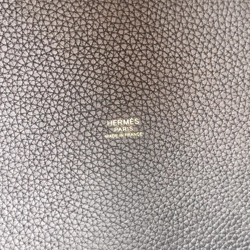 Hermès Top Handle Bag Picotin Lock 22 22 Black TC Calfskin Medium 22 × 17 × 21 cm U — detail view 11 of 11