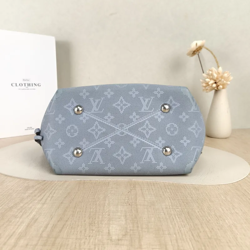 Louis Vuitton Crossbody Bag BELLA Calfskin One Size22 × 14 × 19 cm — cover view 2 of 5