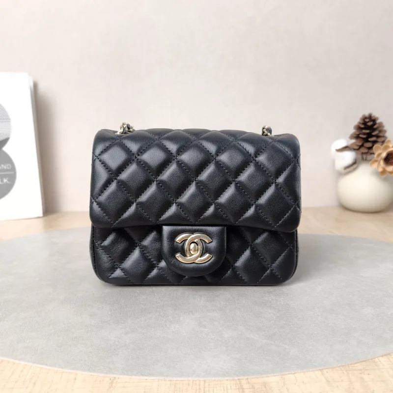 Chanel Crossbody Bag Classic Flap Mini CF Mini Black with Gold-Tone Hardware SL ambskinmini17 × 8 × 13.5 cm