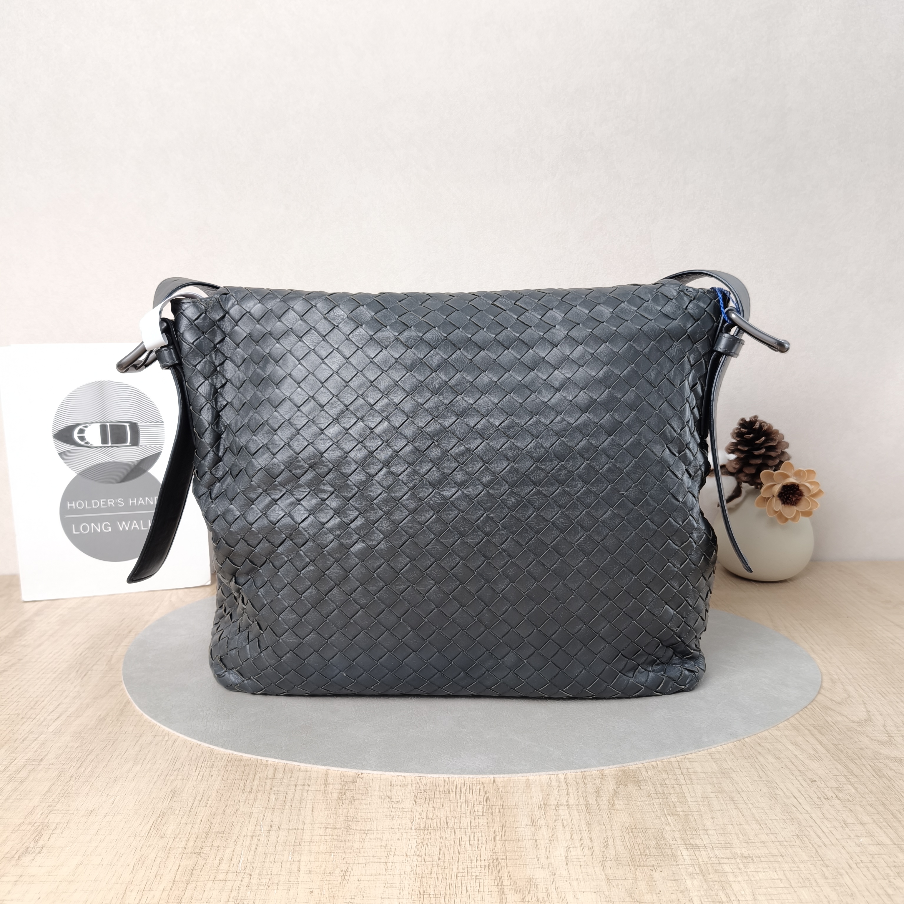 Bottega Veneta Shoulder Bag Messenger Bag Shoulder Bag Dark Grey Calfskin One Size31 × 8 × 29 cm — cover view 3 of 5
