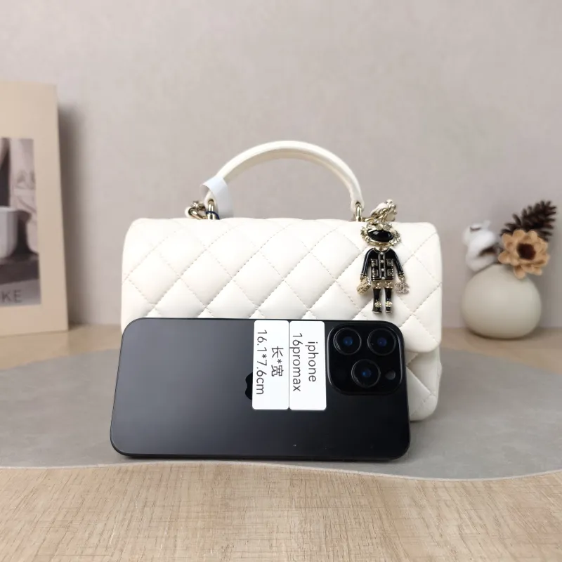 Chanel Crossbody Bag mini White Lambskin mini 20 × 6 × 12 cm — cover view 5 of 6