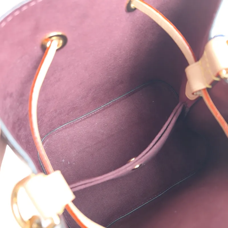 Louis Vuitton Crossbody Bag NÉONOÉ Bucket Bag BB Monogram PVC BB 20 × 13 × 20 cm — detail view 9 of 12