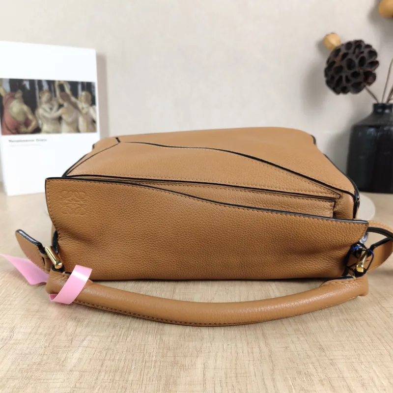 LOEWE Crossbody Bag Puzzle Caramel CC alfskin Small 24 × 10.5 × 16.5 cm — detail view 8 of 12