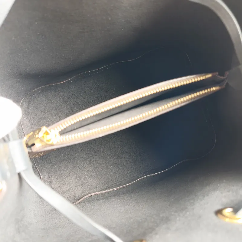 Louis Vuitton Shoulder Bag NÉONOÉ Bucket Bag Black PVC Medium 26 × 17.5 × 26 cm — detail view 8 of 11