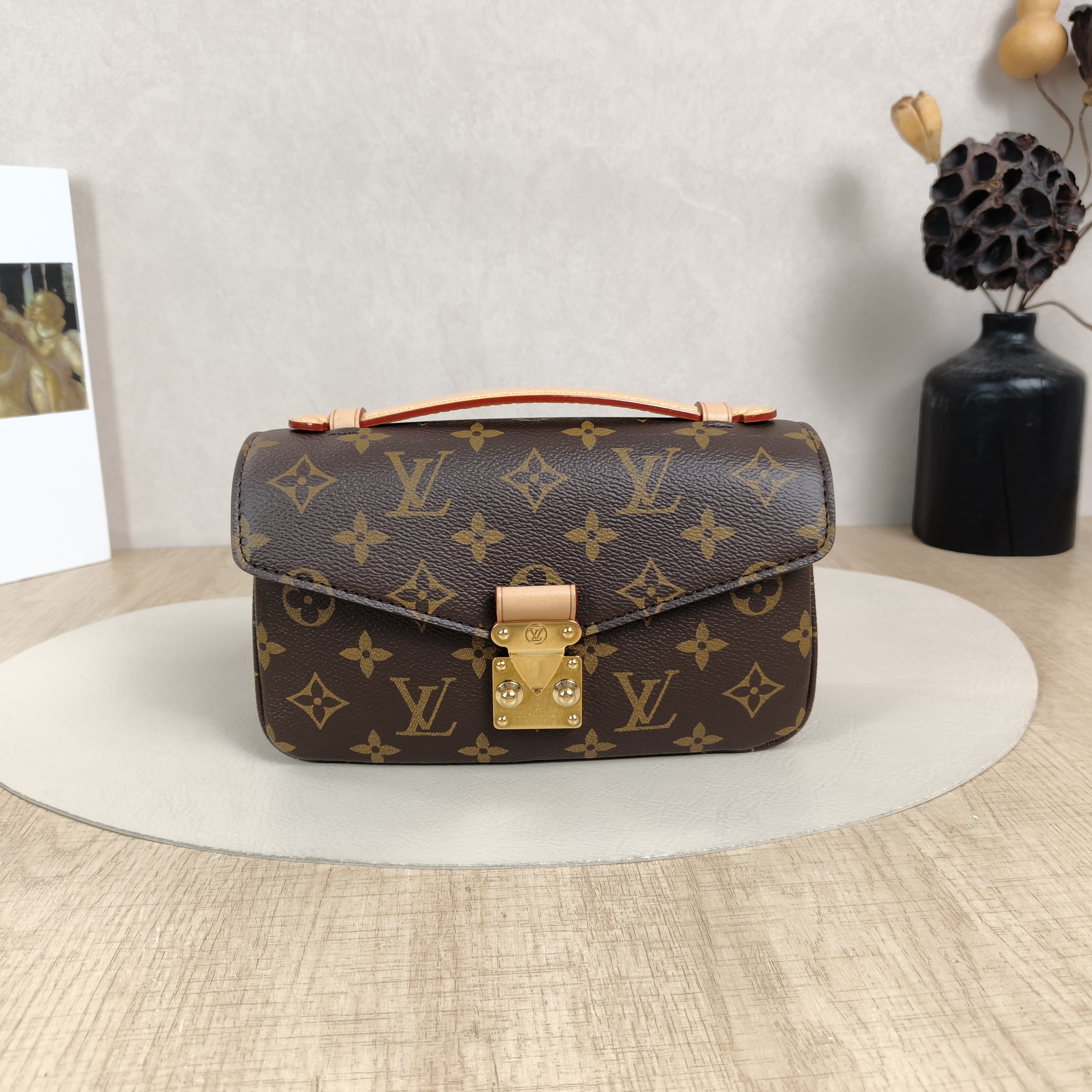 Louis Vuitton Crossbody Bag Pochette Métis East West Monogram PVC Small21.5 × 6 × 13.5 cm