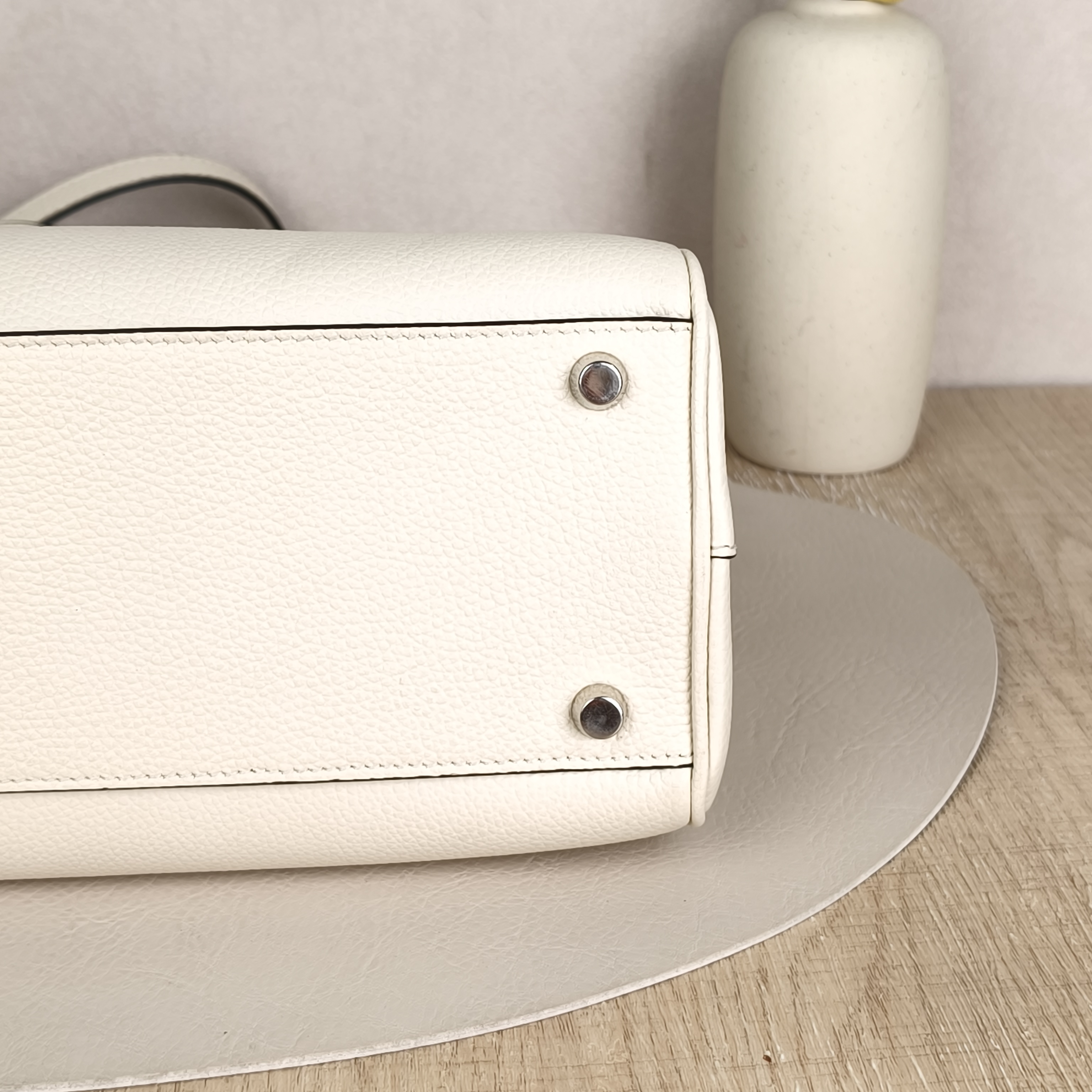 GUCCI Crossbody Bagzumi Top Handle Bag White Calfskin Small27 × 10 × 22 cm — cover view 5 of 8