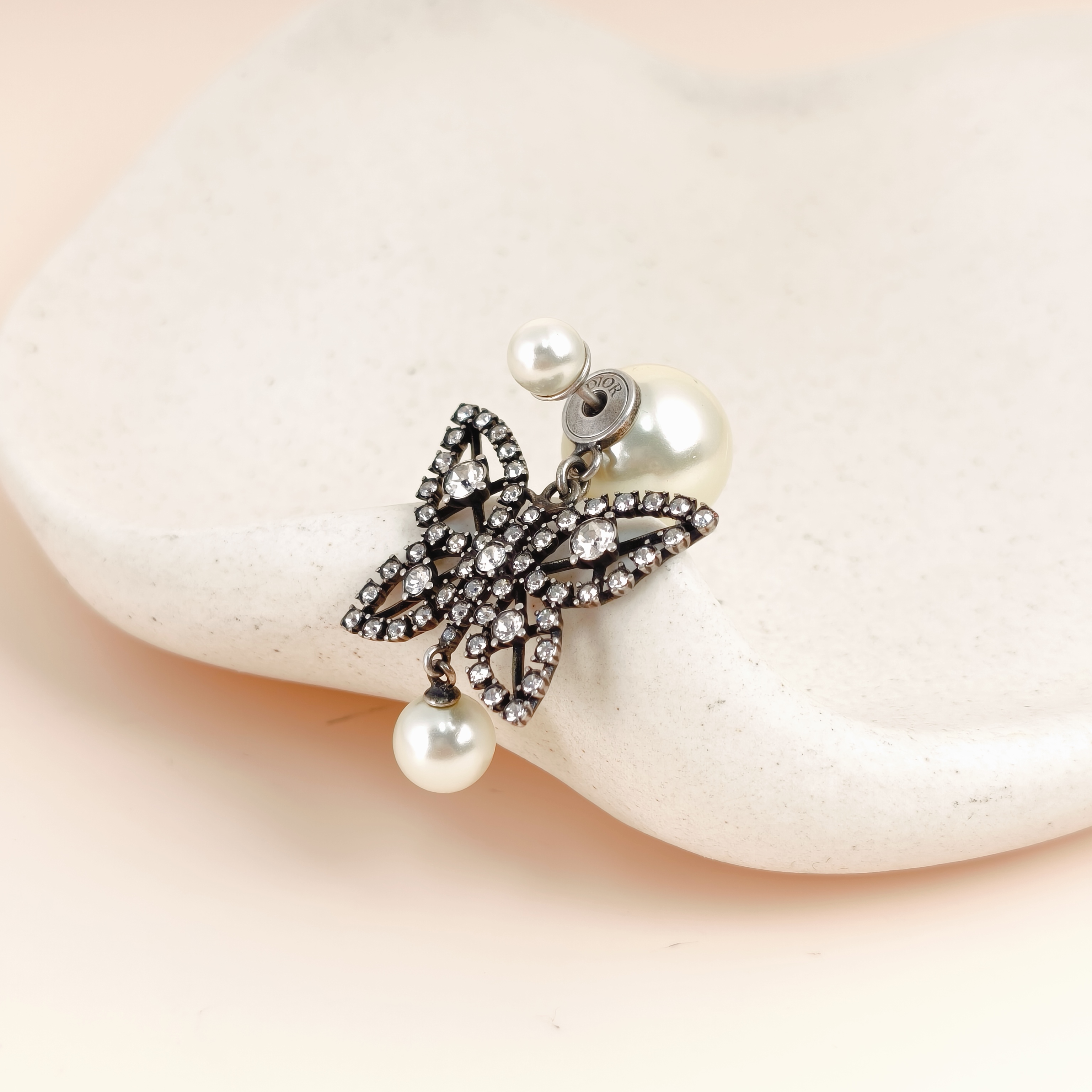 DIOR Earrings Earrings Black Pearl โ cover view 2 of 6