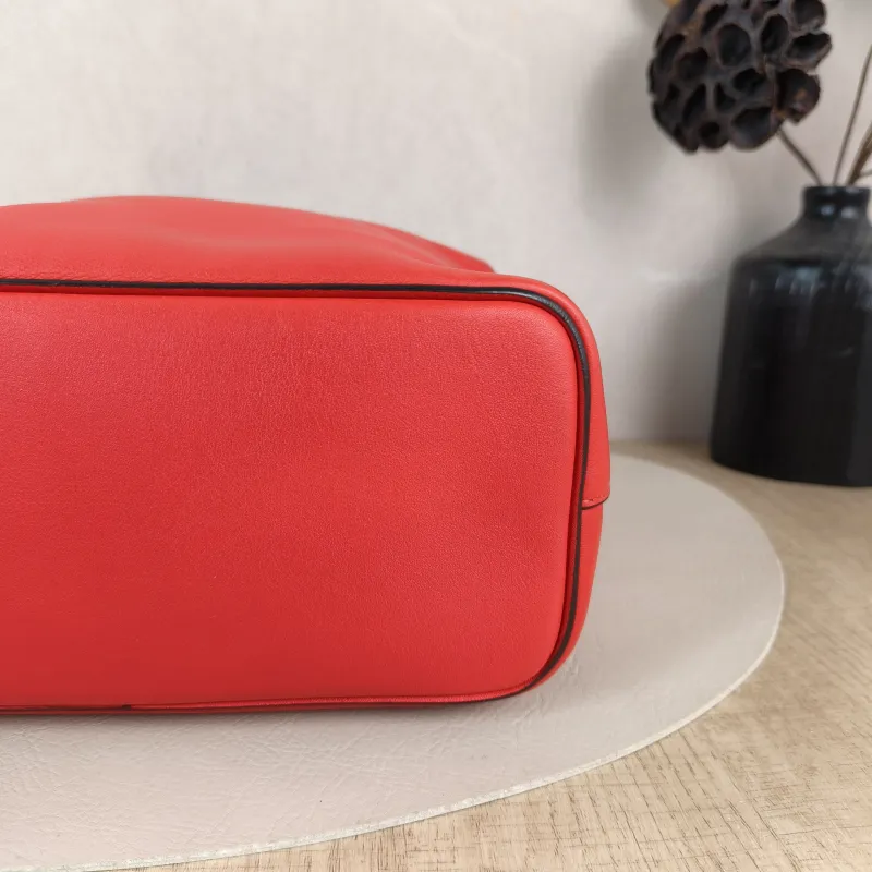 CELINE Crossbody Bag Crossbody Bag Red Calfskin One Size 23.5 × 10 × 23 cm — detail view 3 of 11