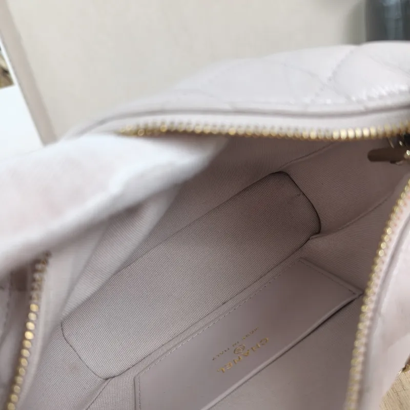Chanel Crossbody Bag Crossbody Bag Grained Calfskin One Size16 × 6 × 13 cm — detail view 2 of 12