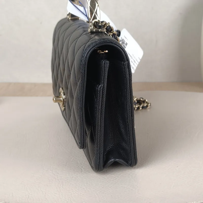 Chanel Crossbody Bag coco crush woc Black Grained Calfskinmini19.2 × 3.5 × 12.3 cm — detail view 9 of 13