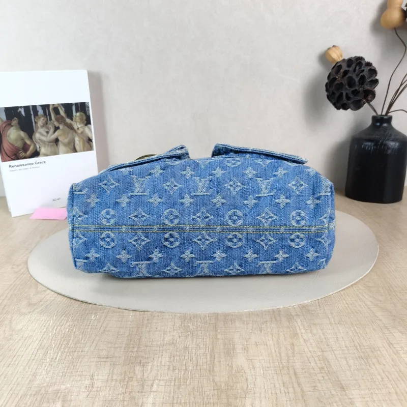 Louis Vuitton Shoulder Bag Baggy hobo Shoulder Bag Blue One Size 30 × 13 × 22 cm — cover view 4 of 5