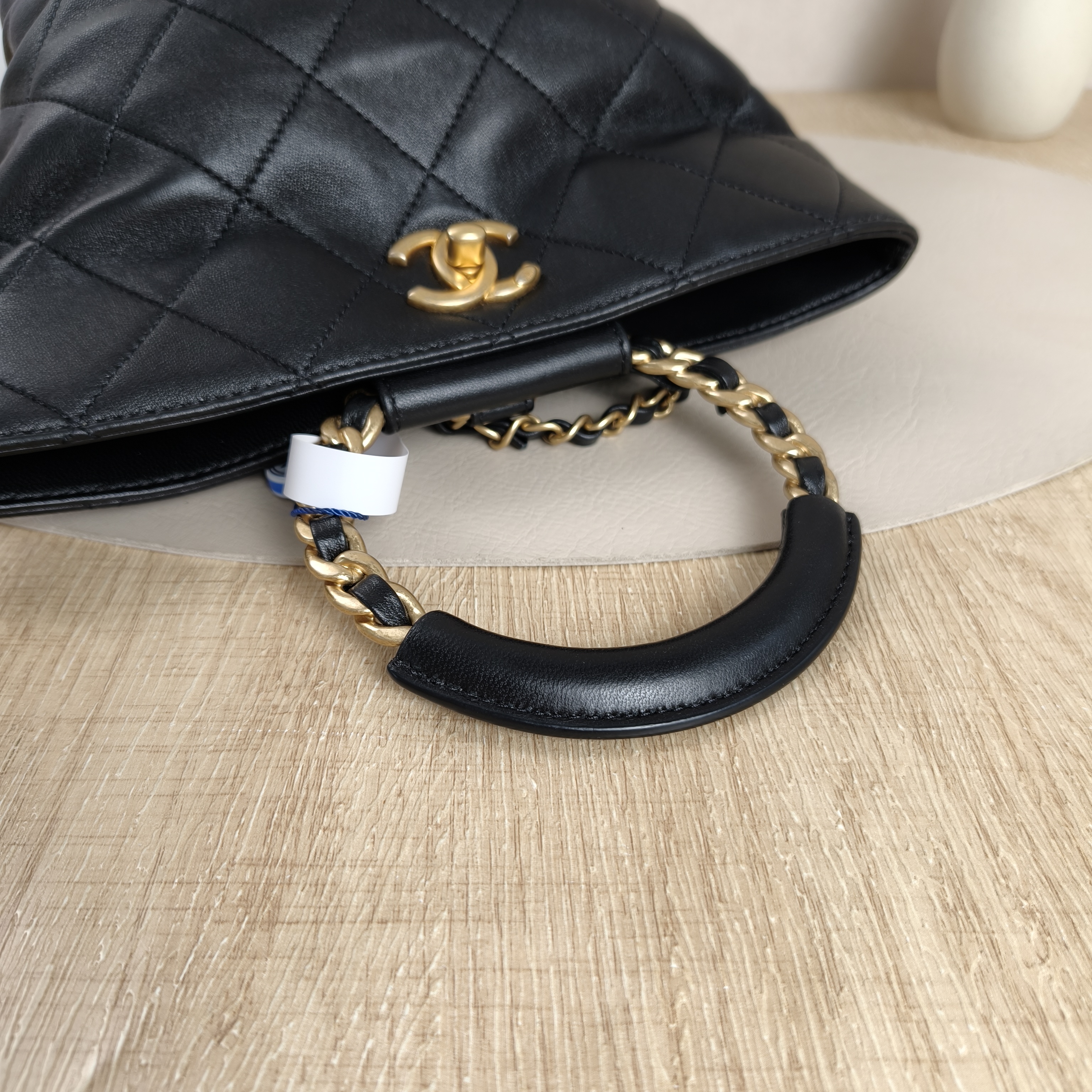 Chanel Crossbody Bag Black Lambskin 16 × 14 × 22 cm — cover view 8 of 11