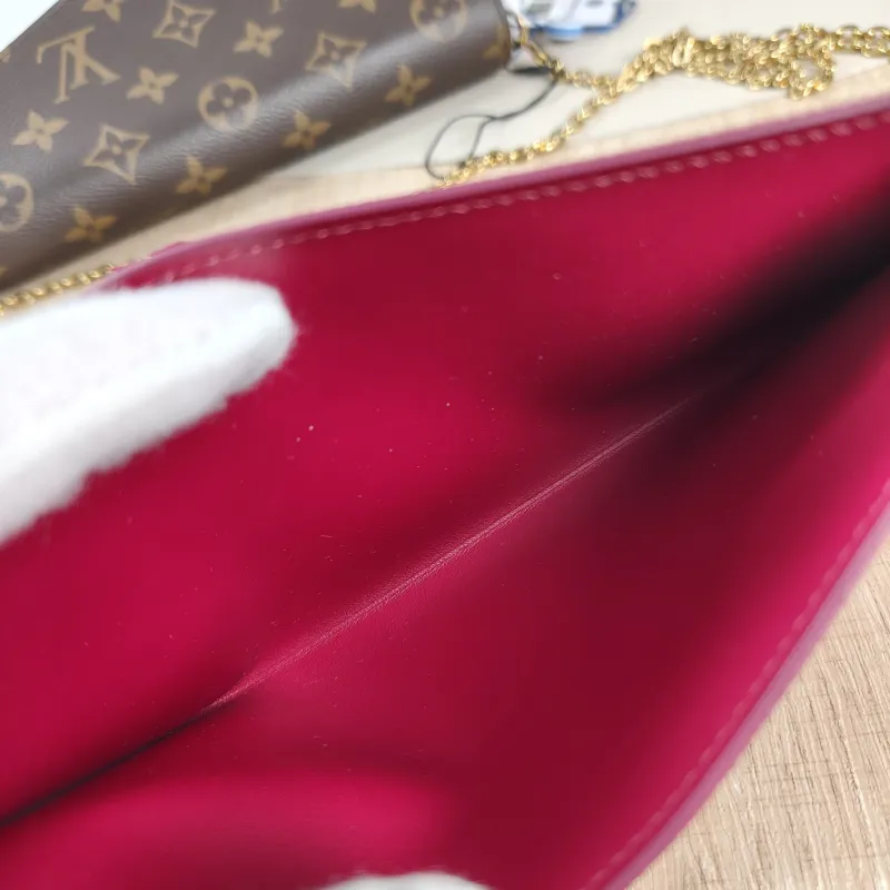 Louis Vuitton Crossbody Bag Pochette Félicie Monogram PVC Small 21 × 3 × 12 cm — detail view 7 of 15