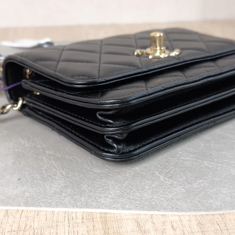 Chanel Crossbody Bag trendy cc woc Black with Gold-Tone Hardware Lambskin One Size 15.5 × 3.5 × 11 cm 30 — detail view 7 of 13