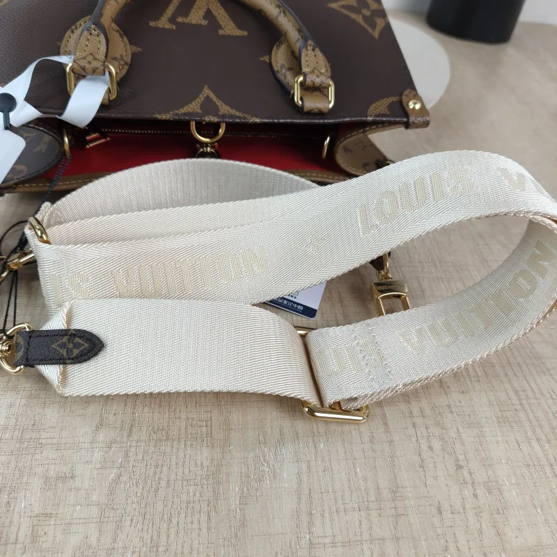 Louis Vuitton Shoulder Bag Onthego Monogram PVC Small 25 × 11.5 × 19 cm — detail view 10 of 12